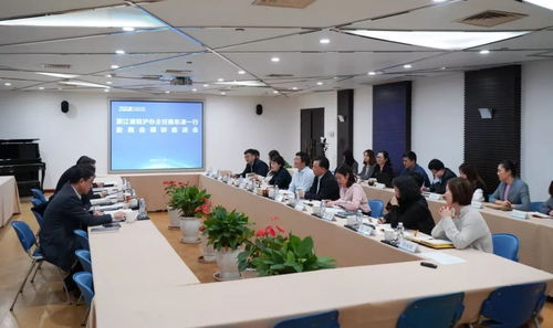 共筑长三角一体化服务桥梁 省驻沪办主任陈东凌走访商会并探讨‘好律师在线’法律服务